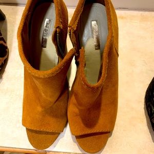 BCBG booties/wedges